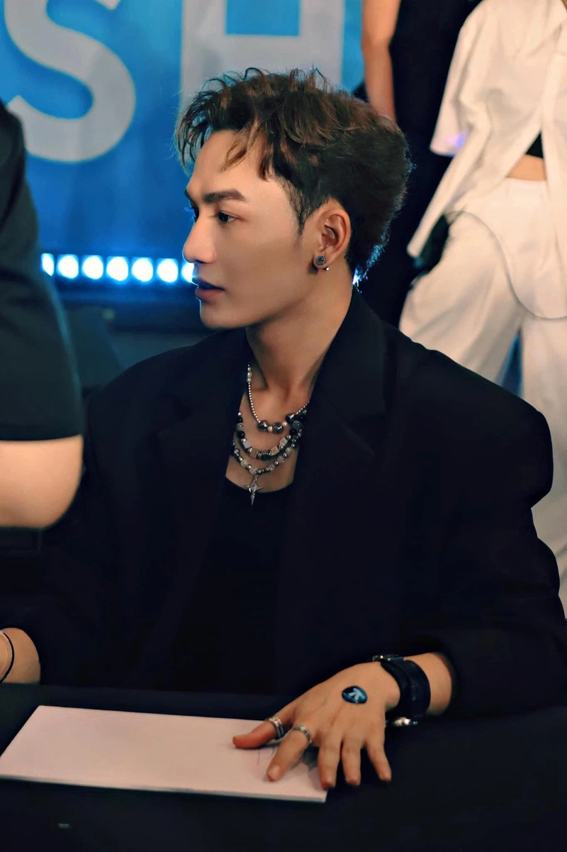 Hình nền Ali Hoàng Dương 4K cho fan