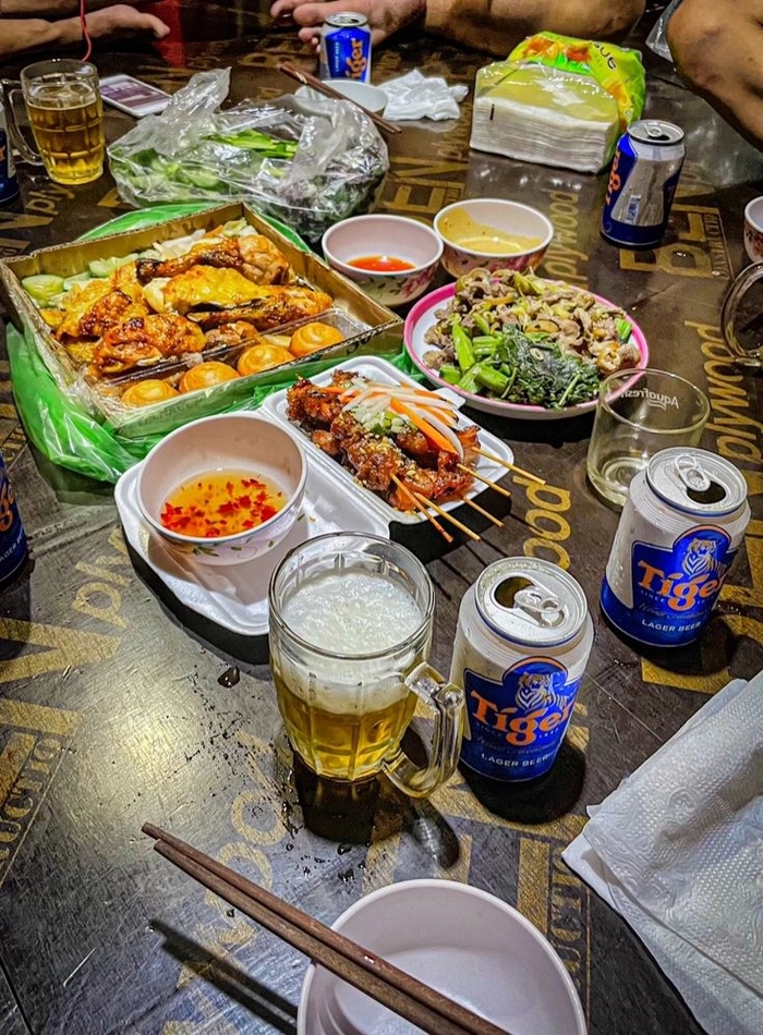 Ảnh bàn nhậu cùng hải sản tươi ngon