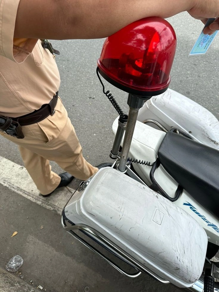 Ảnh bị công an bắt xe ban ngày chế hài