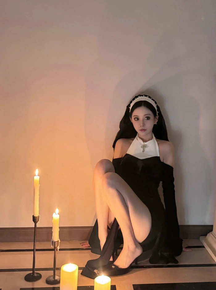 Cosplay sơ bổ mắt sexy quyến rũ