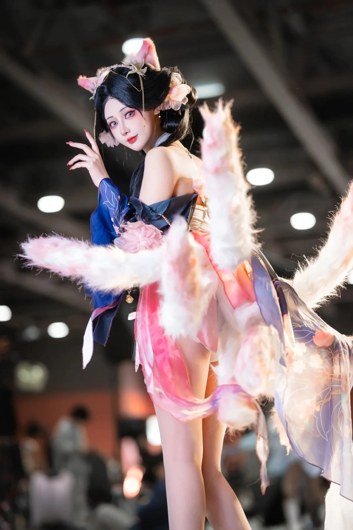 Gái xinh cosplay cáo sexy