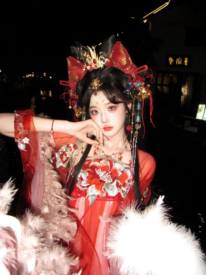 Gái xinh cosplay hồ ly lôi cuốn