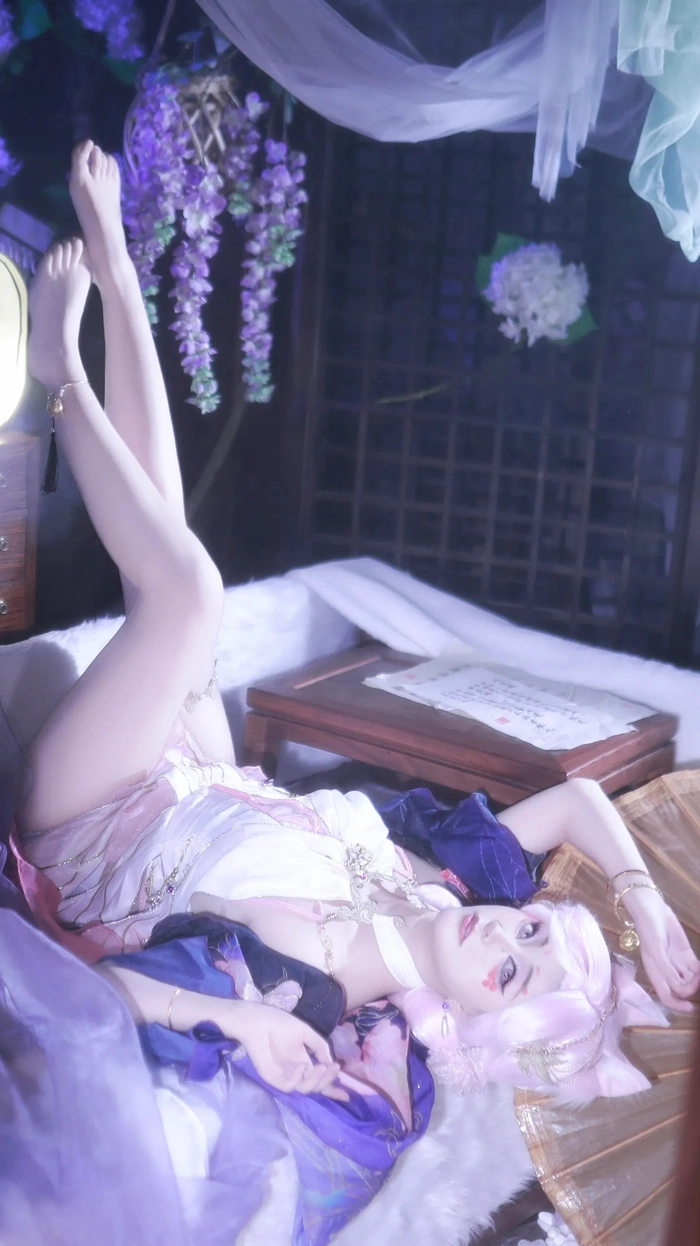 Gái xinh cosplay hồ ly sang chảnh