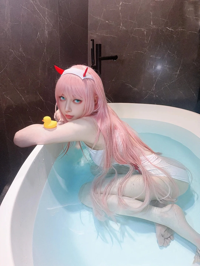 Gái xinh cosplay thiếu vải gây ấn tượng