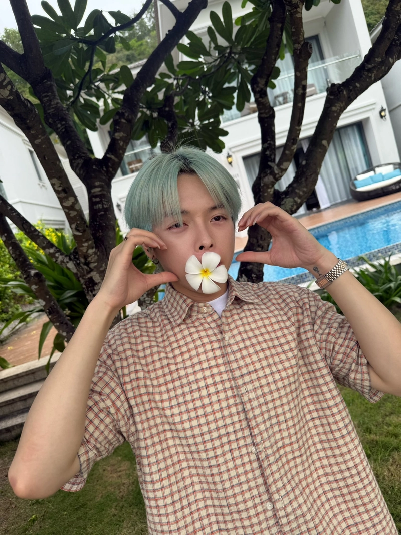 Hình nền Đức Phúc đáng yêu chuẩn idol