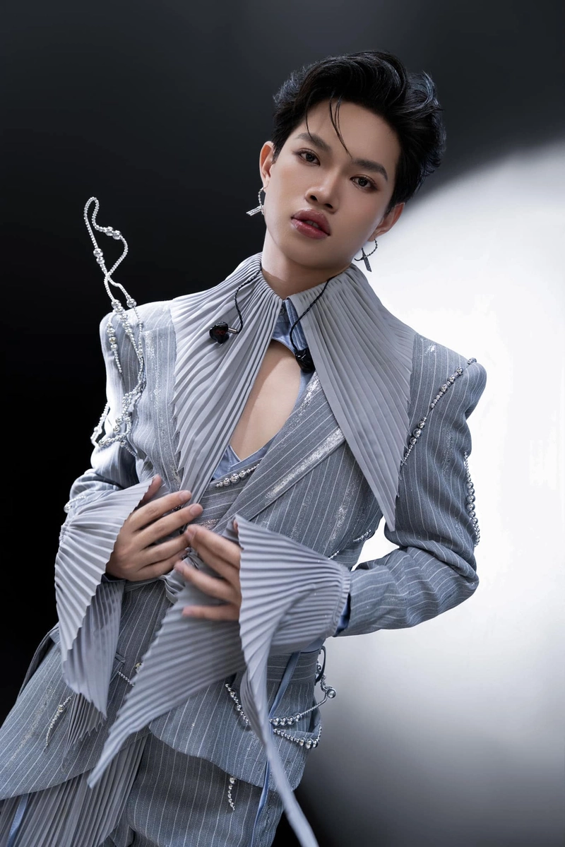 Hình nền idol Pháp Kiều cực cuốn