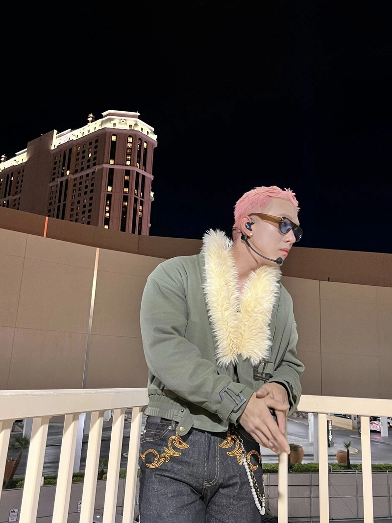 Ảnh Song Luân trẻ trung tỏa sáng