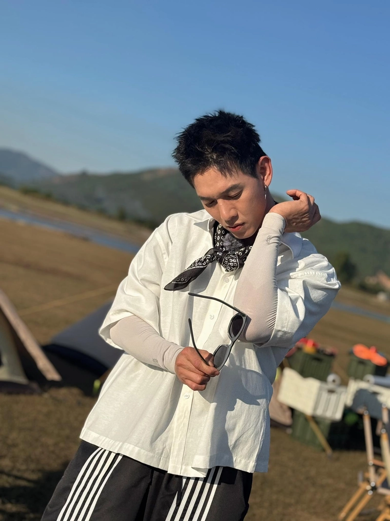 Hình nền Song Luân cực chill cho fan