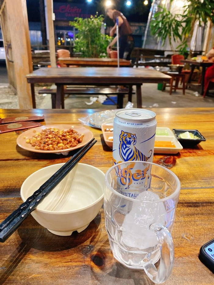 Hình ảnh bàn nhậu 1 mình đơn giản