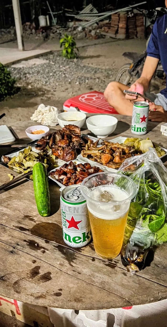Hình ảnh bàn nhậu tại nhà thân quen