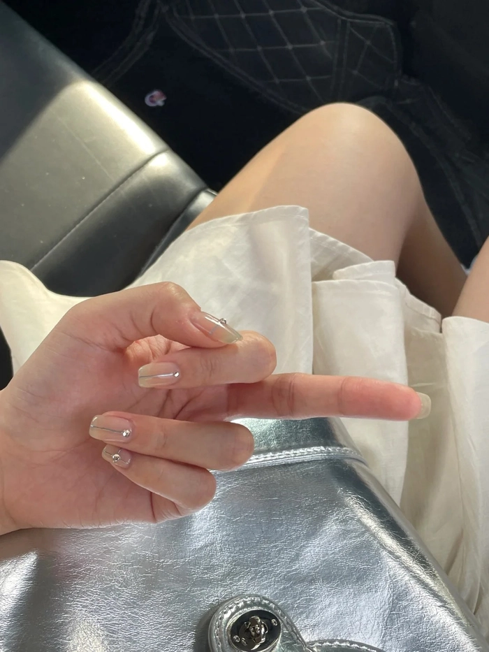 Hình ảnh ngón giữa phong cách hài