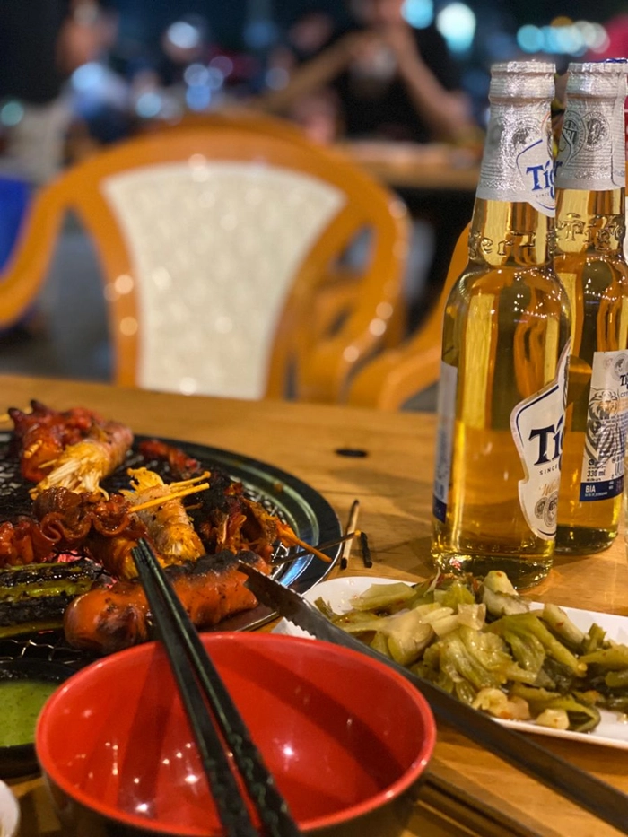 Hình ảnh nhậu đêm 1 mình tâm sự