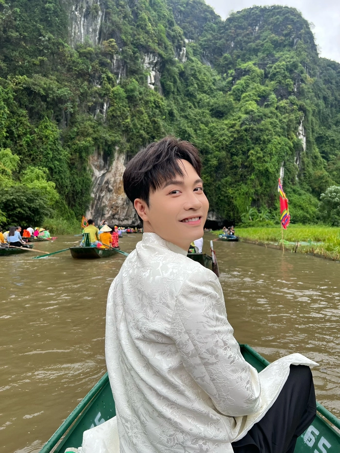 Hình nền Phạm Anh Duy 4K cho màn hình sống động