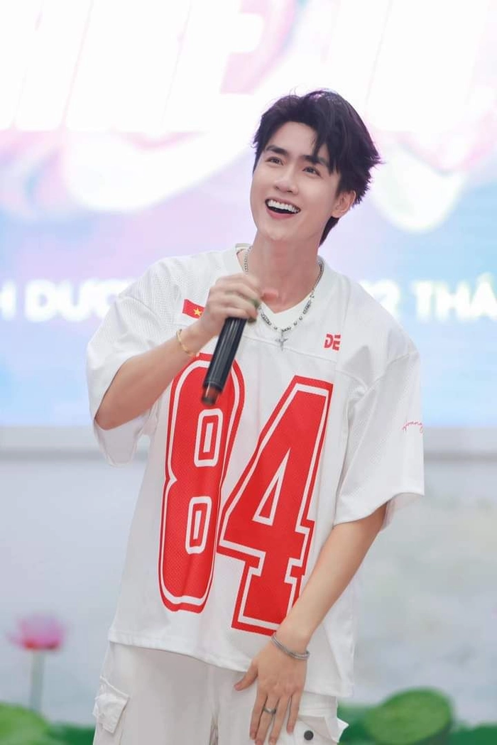 Hình nền Vũ Thịnh cực đẹp trong chương trình