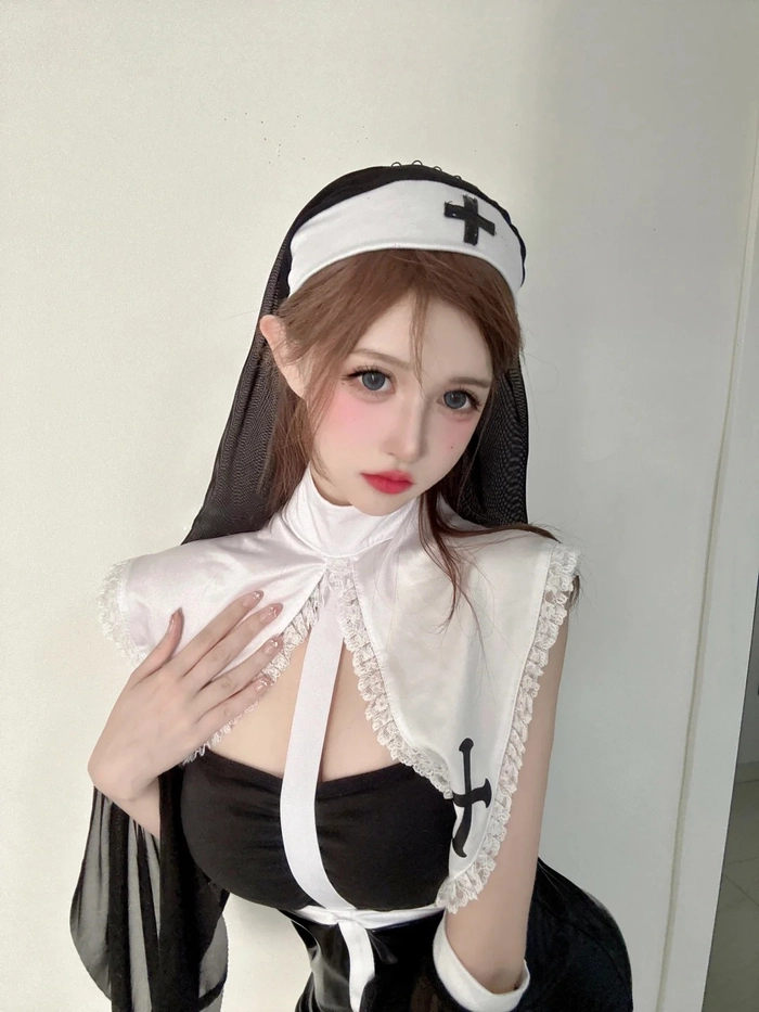 Hình sơ nữ cosplay nóng bỏng