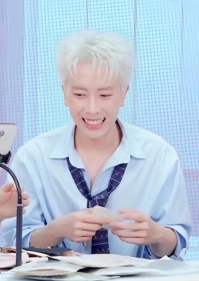 Ảnh Nicky Anh Trai Say Hi ấn tượng