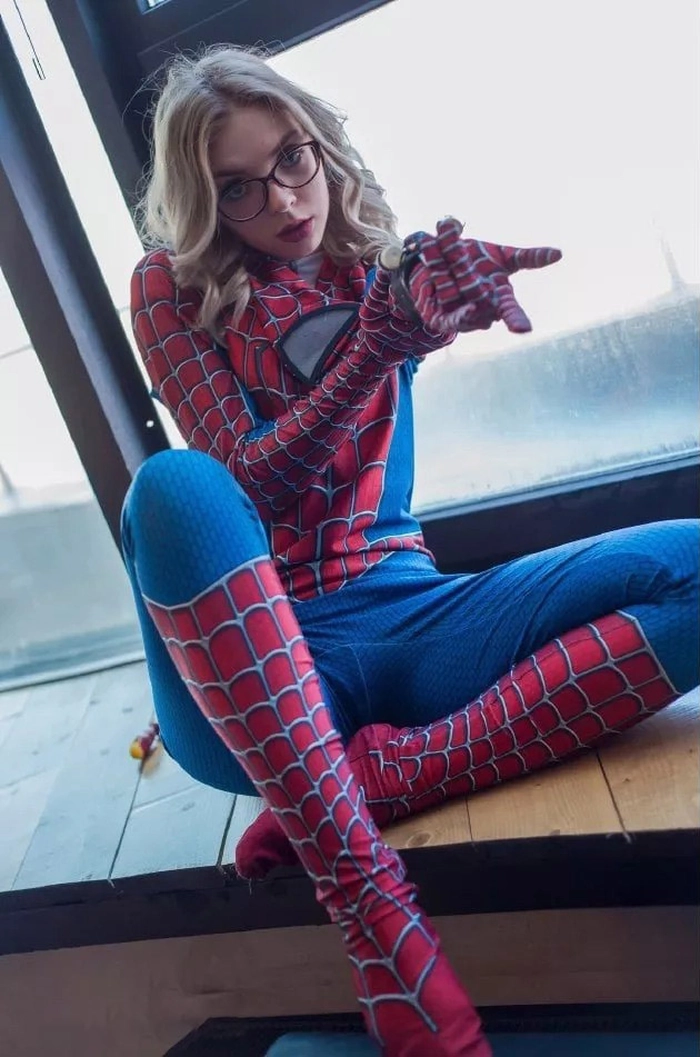 Ảnh gái xinh cosplay người nhện phong cách chất