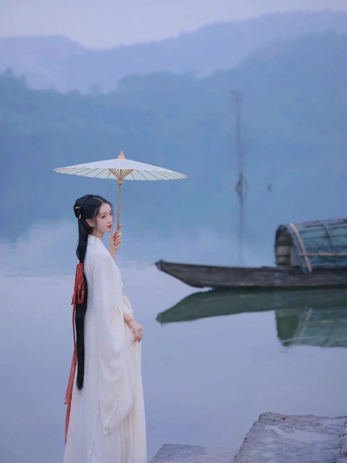 Gái xinh Trung Quốc cổ trang tinh khôi cuốn hút