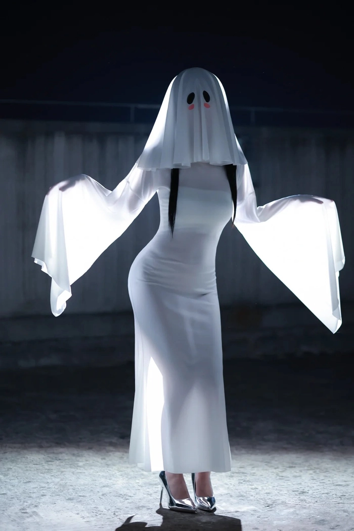 Gái xinh cosplay con ma ma mị cuốn hút