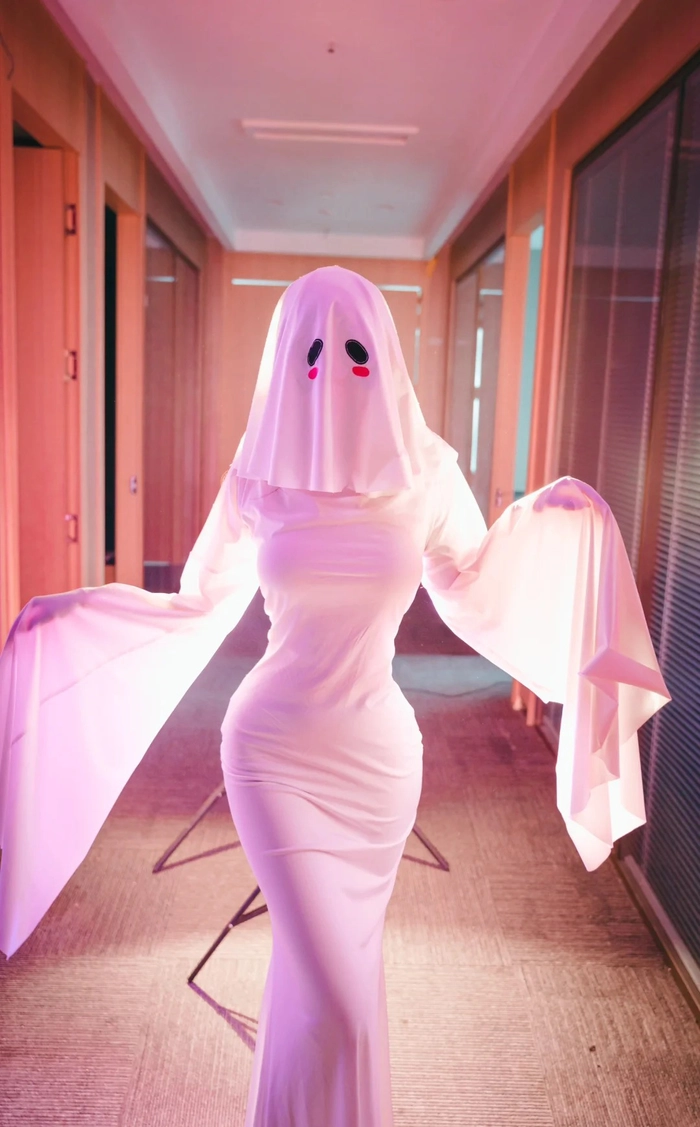 Gái xinh cosplay ma phong cách độc đáo