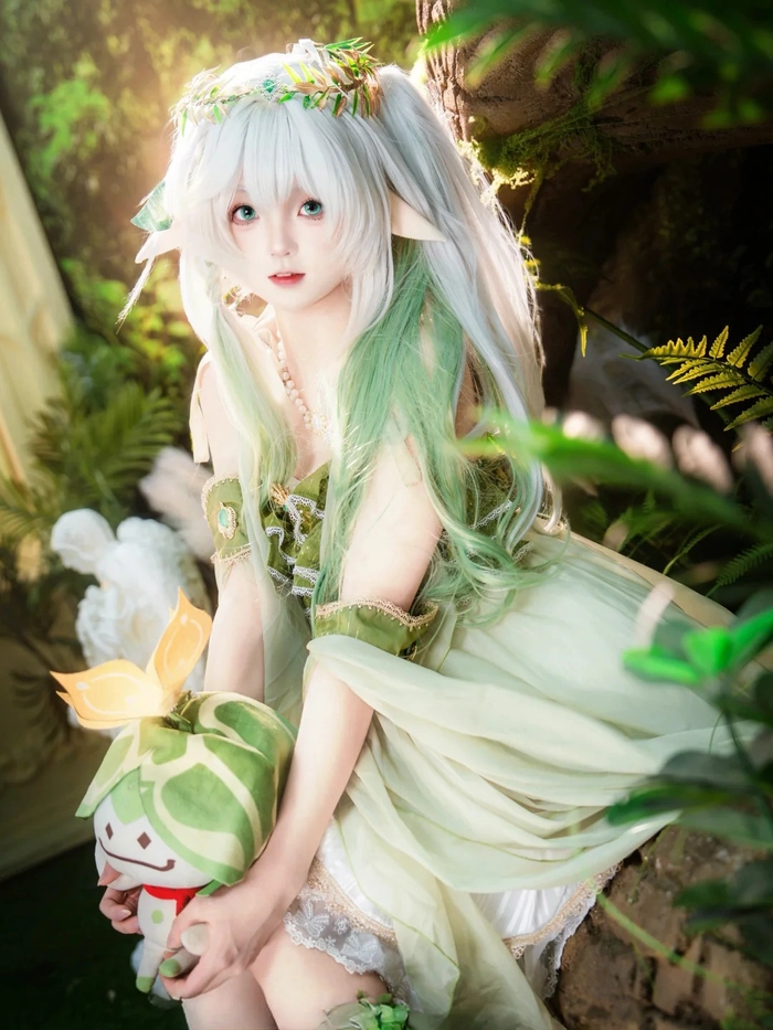 Hình gái xinh cosplay Genshin quyến rũ