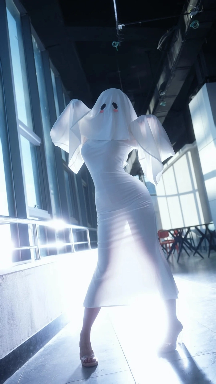 Hình gái xinh cosplay con ma dễ thương
