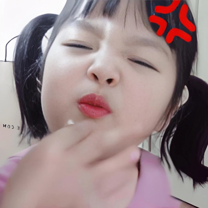 Meme em bé dễ thương ngộ nghĩnh đầy cảm xúc