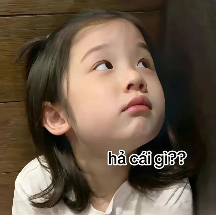 Meme em bé dễ thương siêu hài mang lại niềm vui