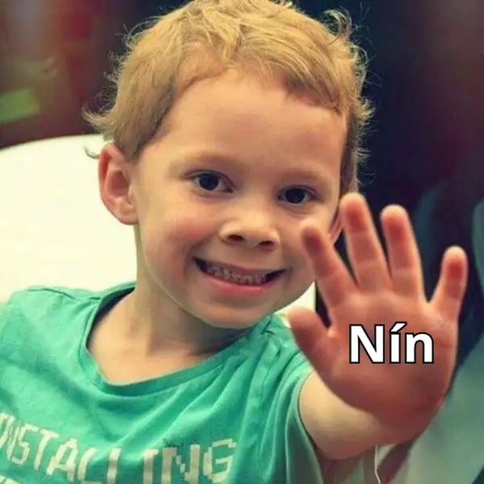 Meme nín em bé khiến ai cũng bật cười
